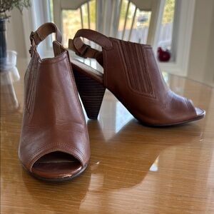 Tesoro  Brown Peep-Toe Slingback Heels Size 8